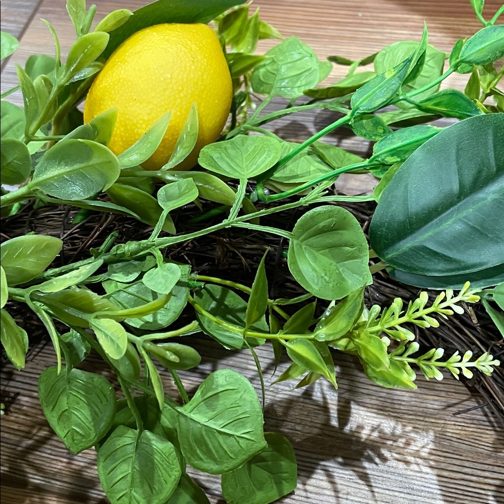 Lemon Wreath - Picture 3 of 4